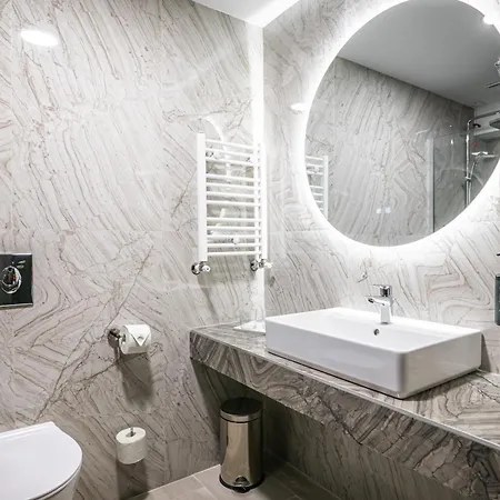 Ramada By Wyndham Bucharest Otopeni Airport Extérieur photo