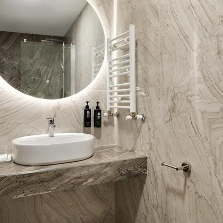 Ramada By Wyndham Bucharest Otopeni Airport Extérieur photo