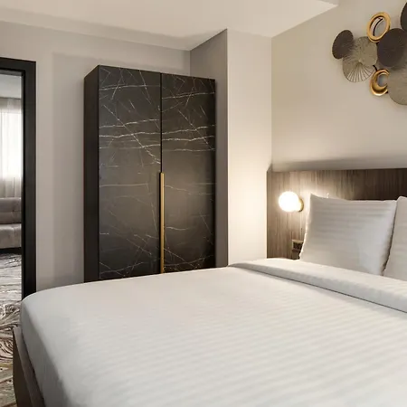 Ramada By Wyndham Bucharest Otopeni Airport Extérieur photo