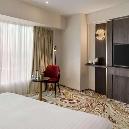 Ramada By Wyndham Bucharest Otopeni Airport Extérieur photo