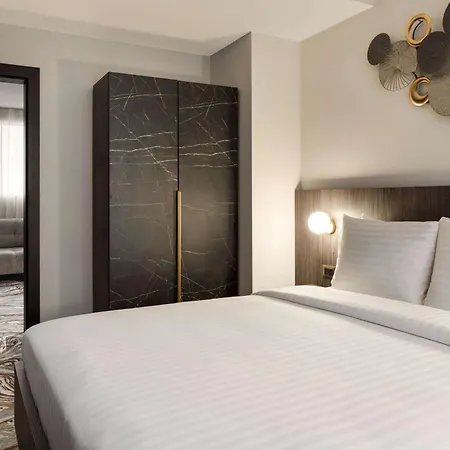 Ramada By Wyndham Bucharest Otopeni Airport Extérieur photo