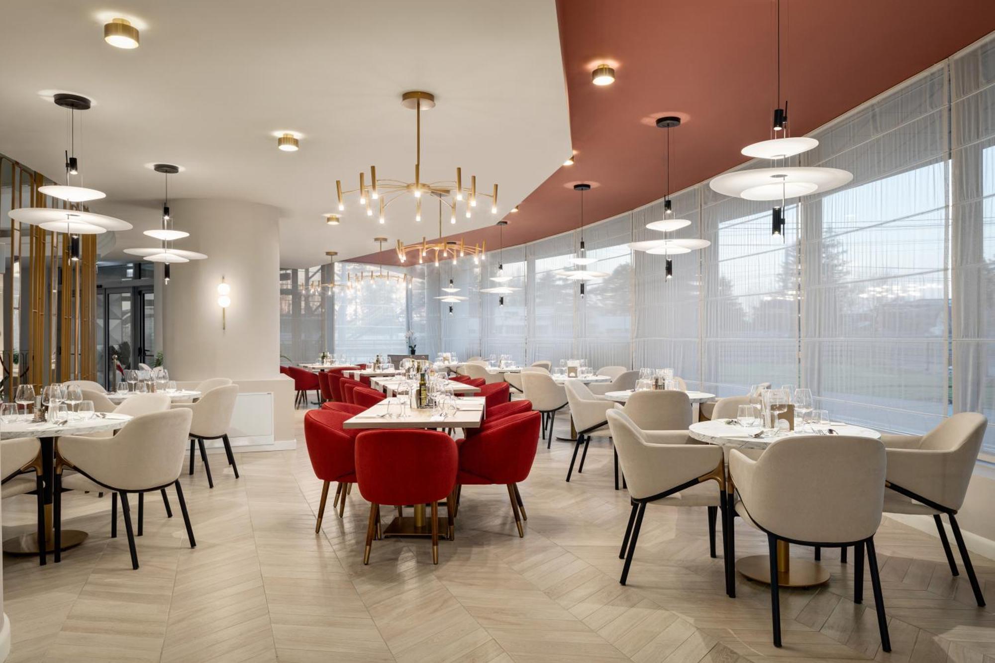 Ramada By Wyndham Bucharest Airport Hotel Otopeni