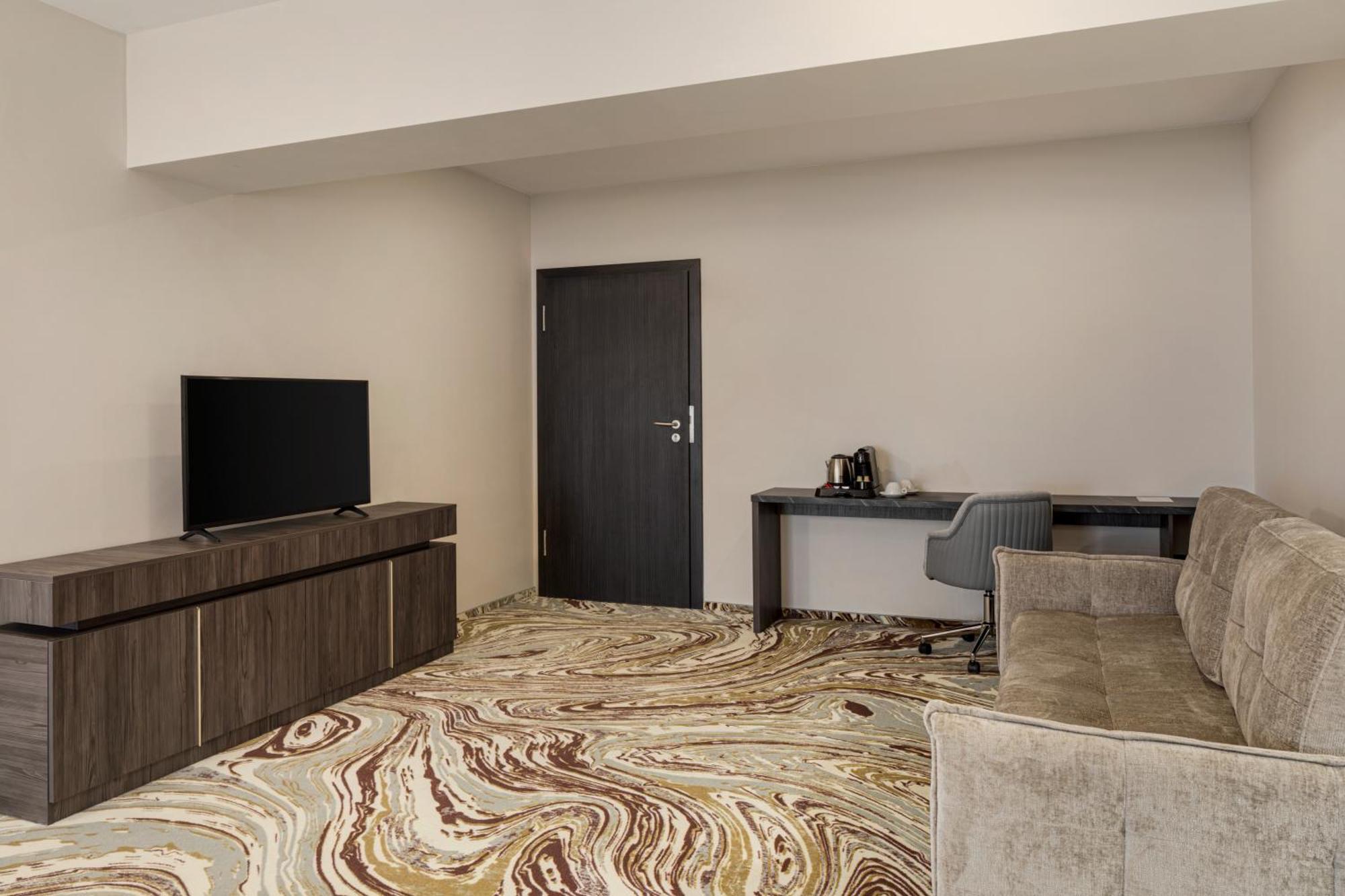 Hotel Ramada By Wyndham Bucharest Airport