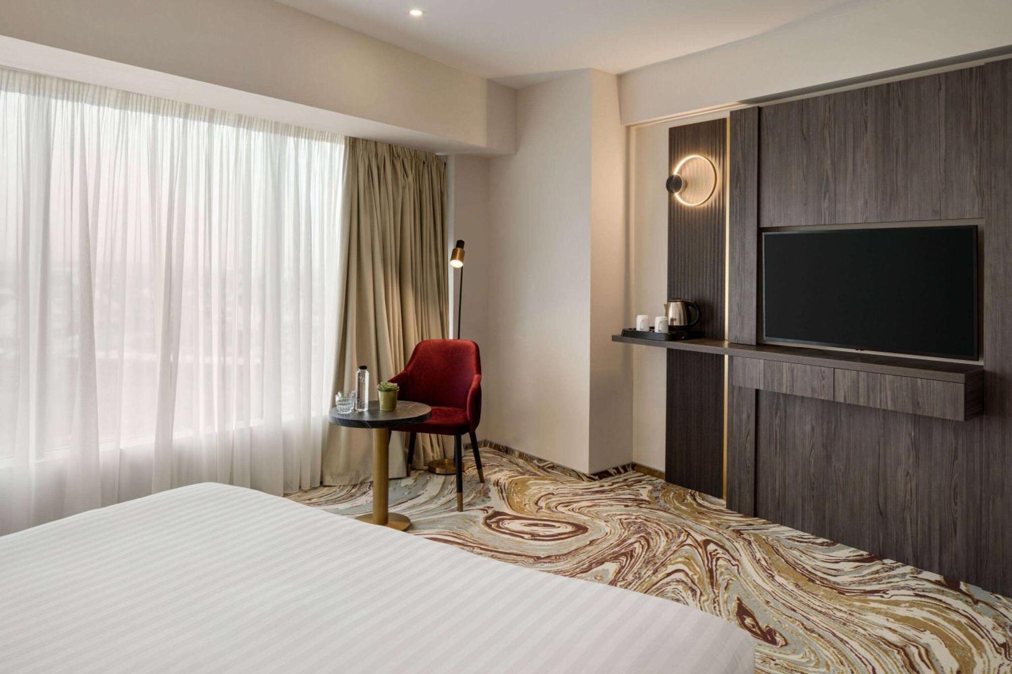 Ramada By Wyndham Bucharest Airport Hotel Otopeni