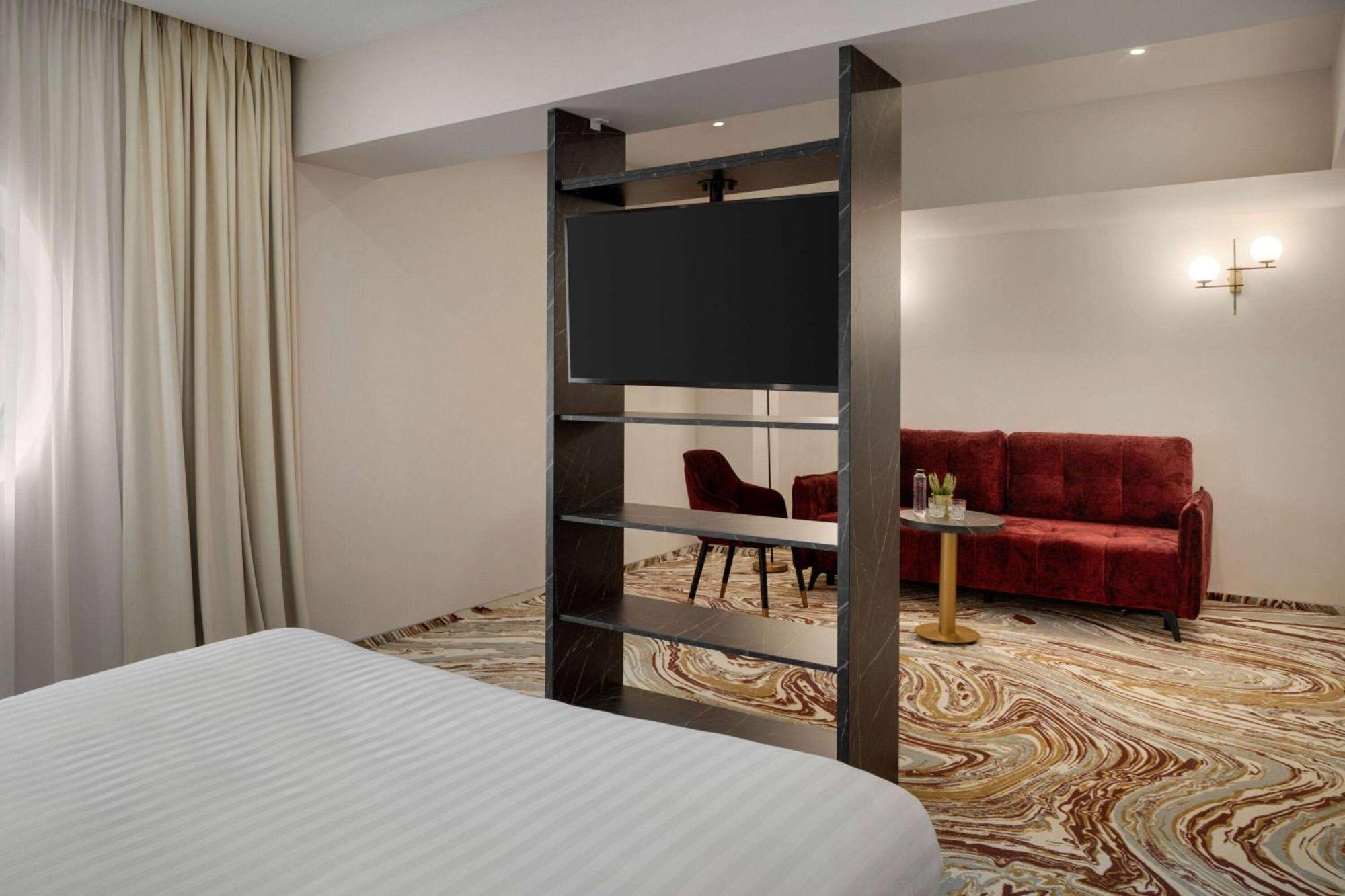 Ramada By Wyndham Bucharest Airport Otopeni